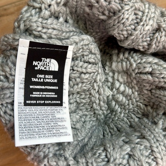 New!🍁The North Face Women's Oh Mega Fur Pom Beanie Light Grey Heather - Picture 6 of 6